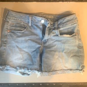 American Eagle size 8 super super stretch midi jean shorts
